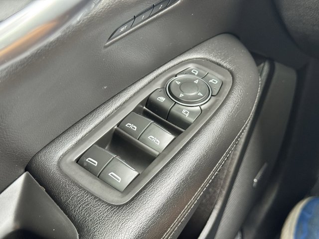 Vehicle image 22 of 25