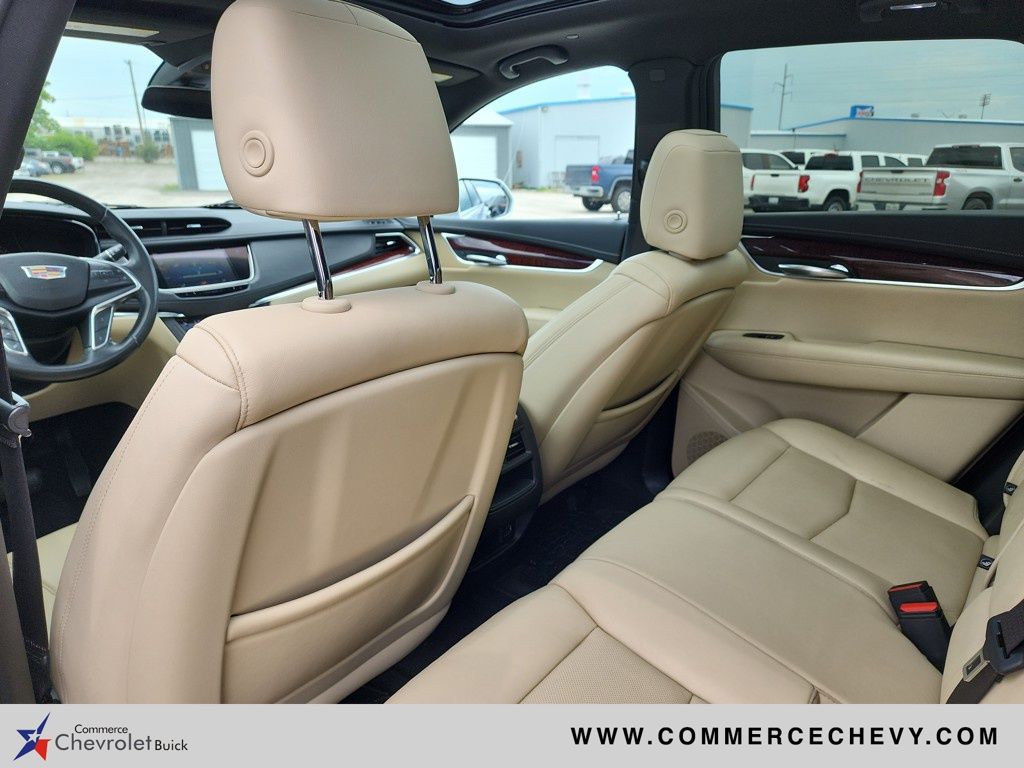 Vehicle image 36 of 44