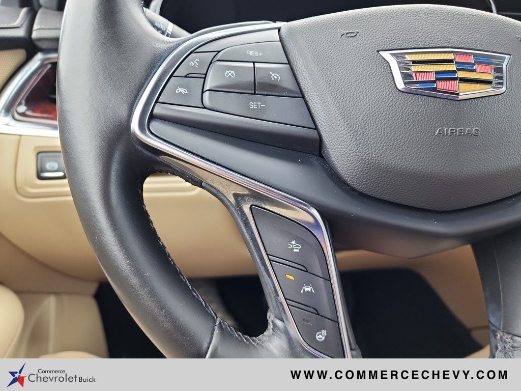 Vehicle image 32 of 44