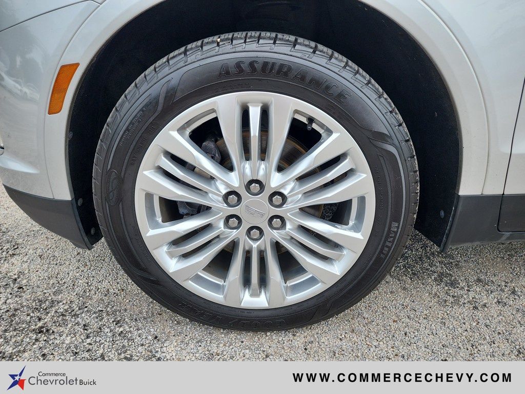 Vehicle image 9 of 44