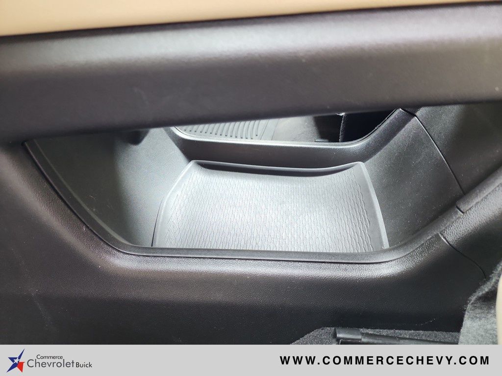 Vehicle image 23 of 44