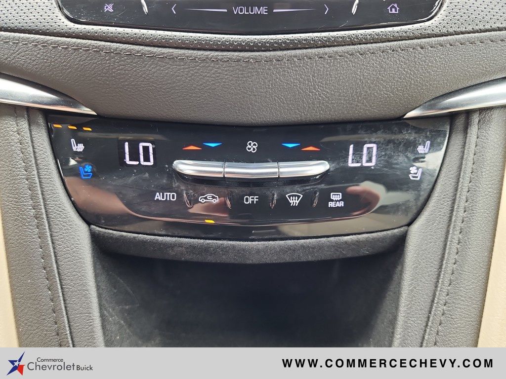 Vehicle image 25 of 44