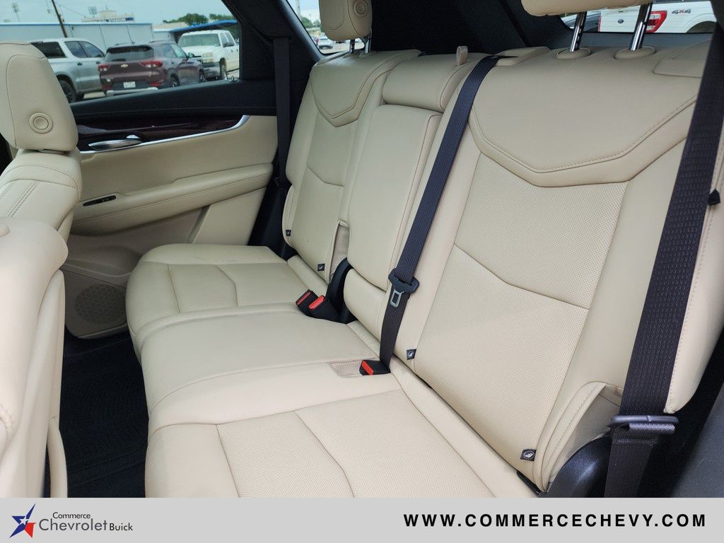 Vehicle image 11 of 44