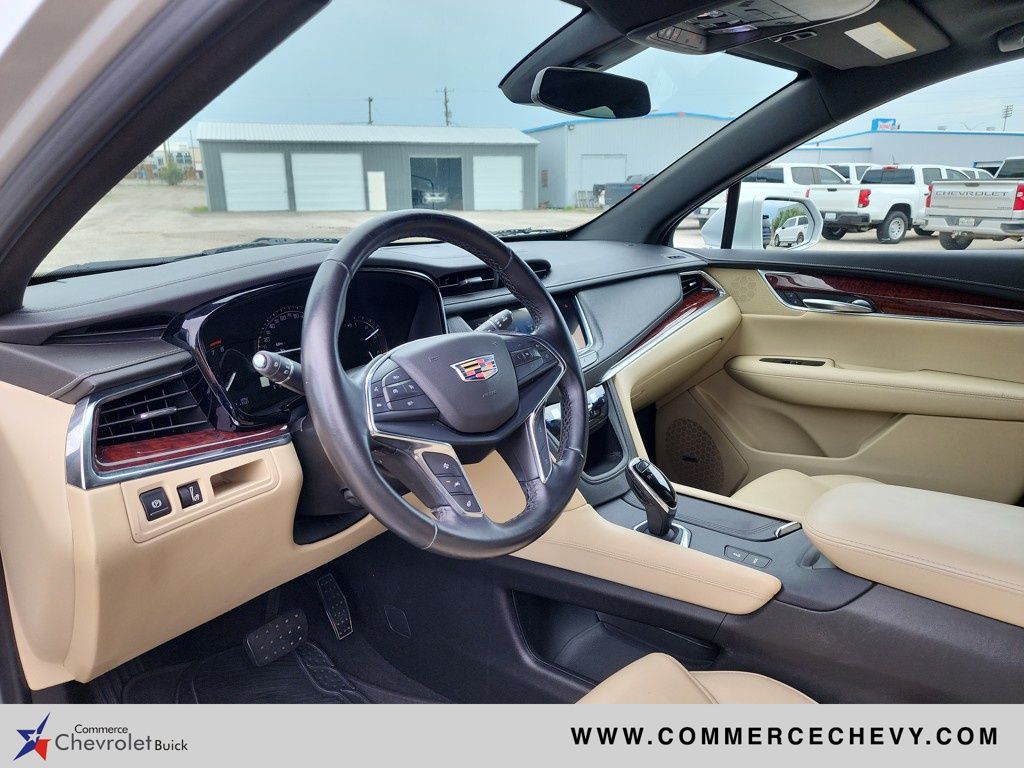 Vehicle image 14 of 44