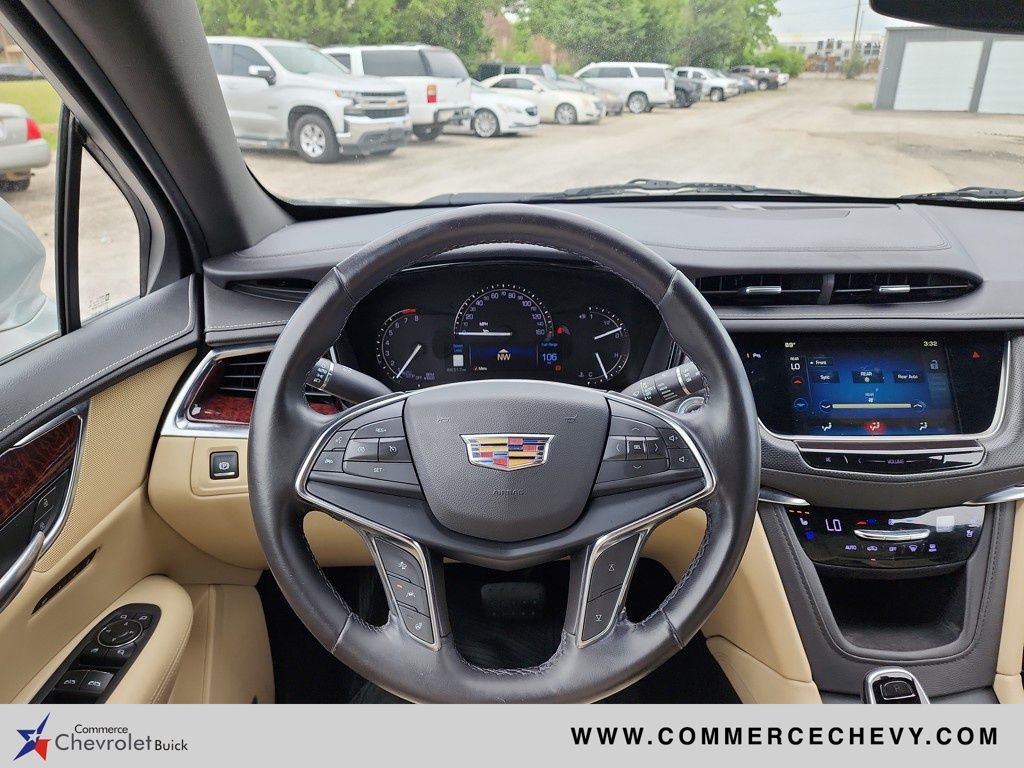 Vehicle image 15 of 44