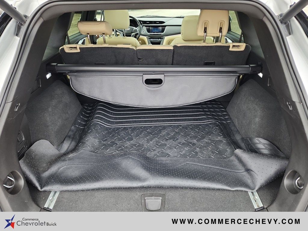 Vehicle image 10 of 44