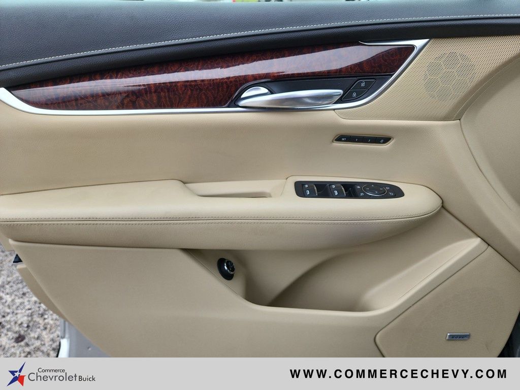 Vehicle image 20 of 44