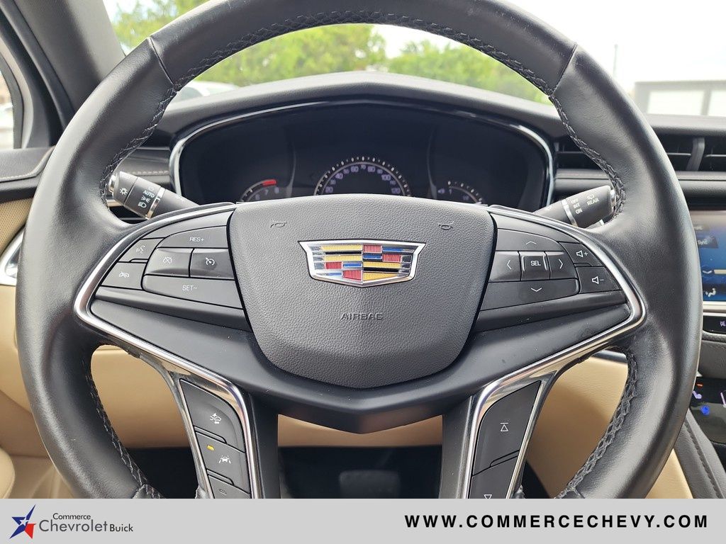 Vehicle image 31 of 44