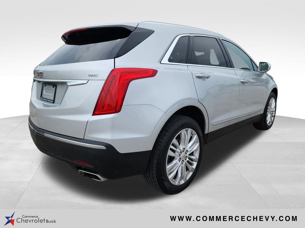 Vehicle image 4 of 44