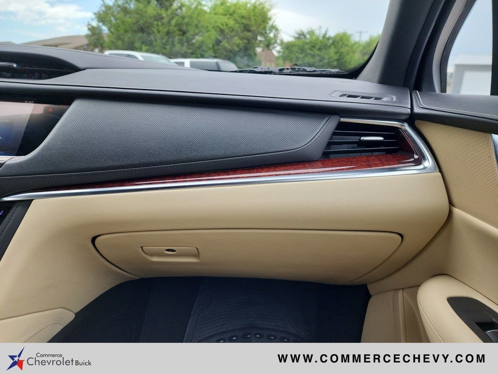 Vehicle image 43 of 44