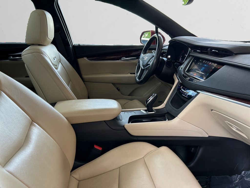 Vehicle image 15 of 24