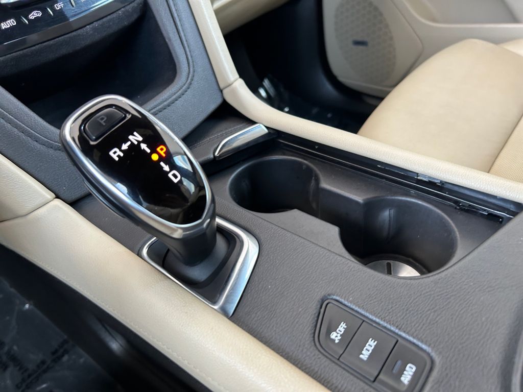 Vehicle image 16 of 24