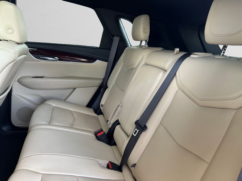 Vehicle image 13 of 24