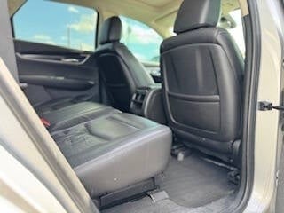 Vehicle image 21 of 45