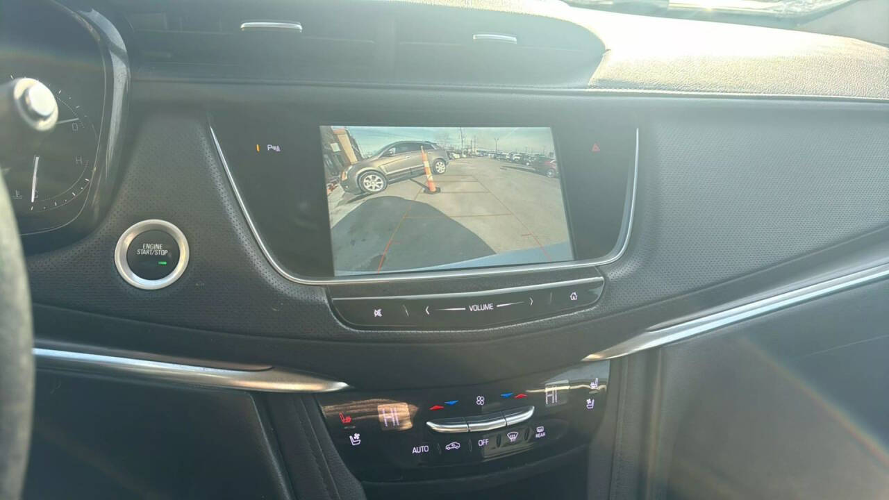 Vehicle image 15 of 16