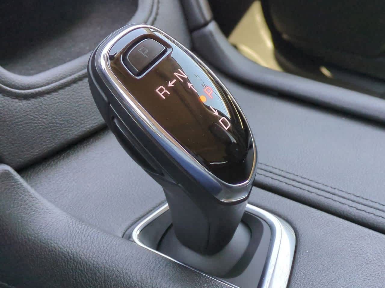 Vehicle image 32 of 36