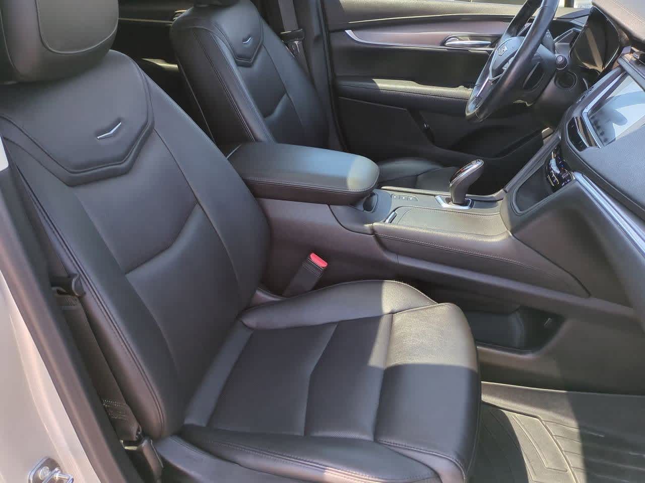 Vehicle image 22 of 36