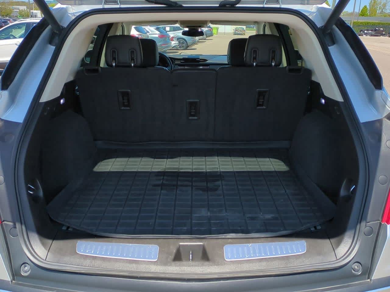 Vehicle image 34 of 36