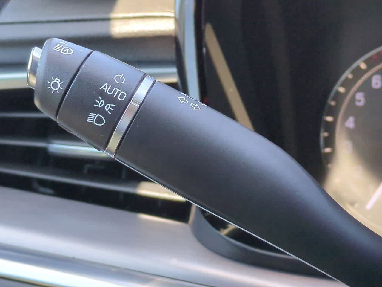 Vehicle image 27 of 36