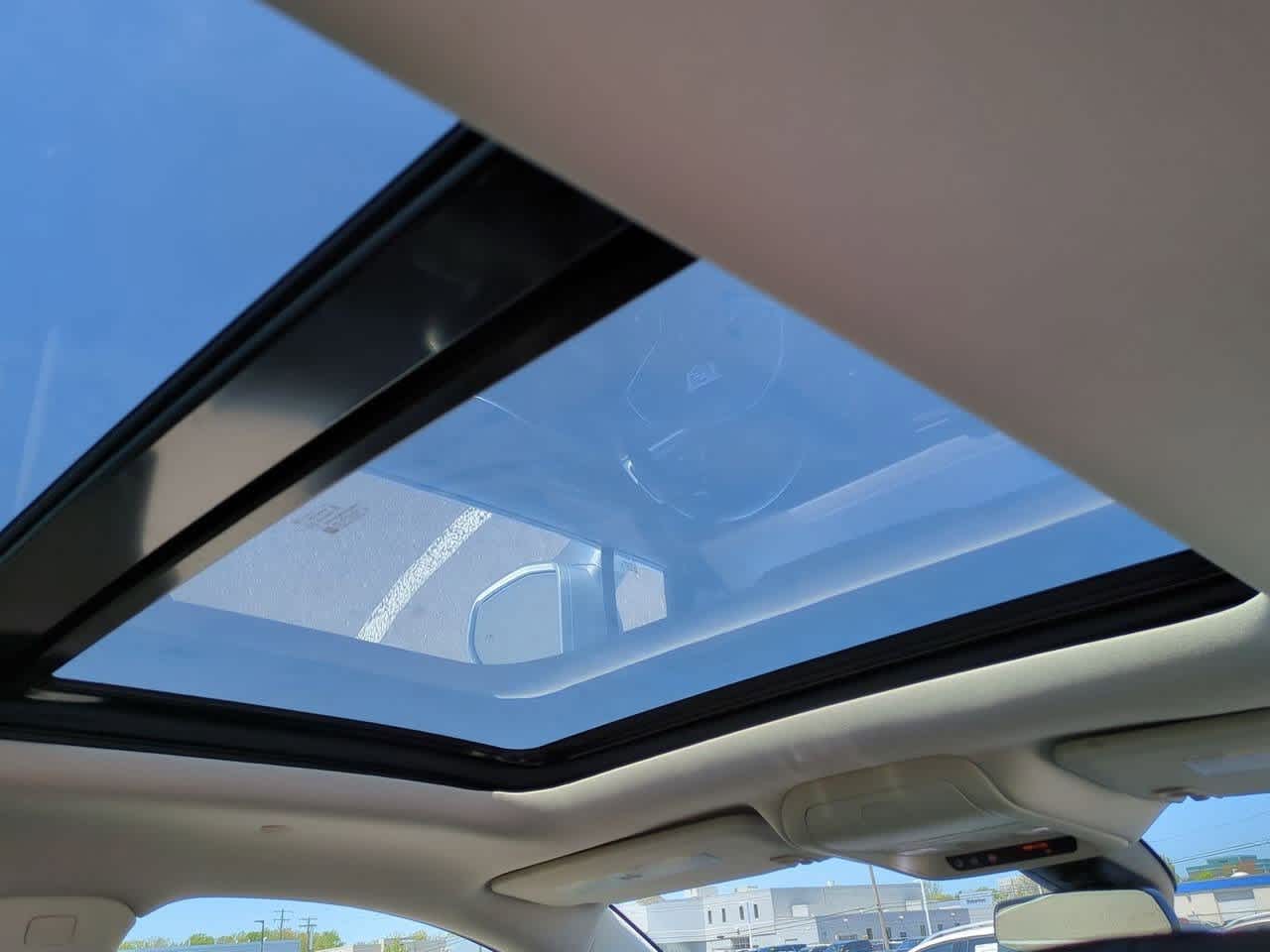 Vehicle image 21 of 36