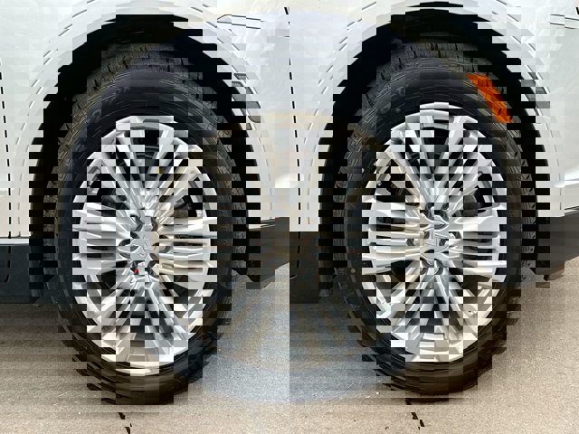 Vehicle image 11 of 27