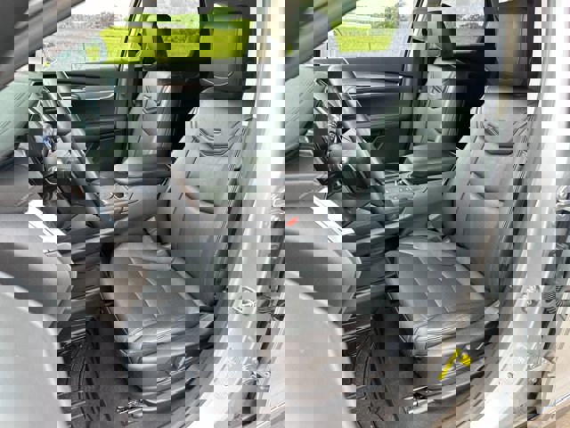 Vehicle image 14 of 27