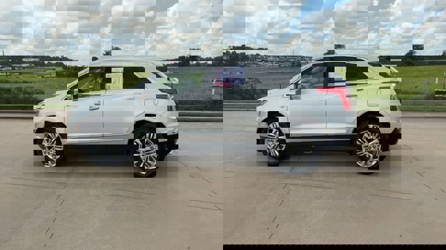 Vehicle image 9 of 27