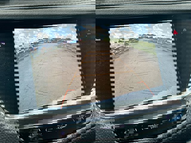 Vehicle image 20 of 27