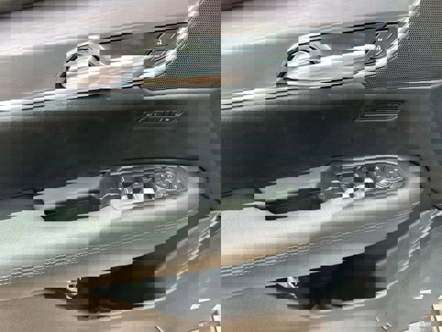 Vehicle image 24 of 27