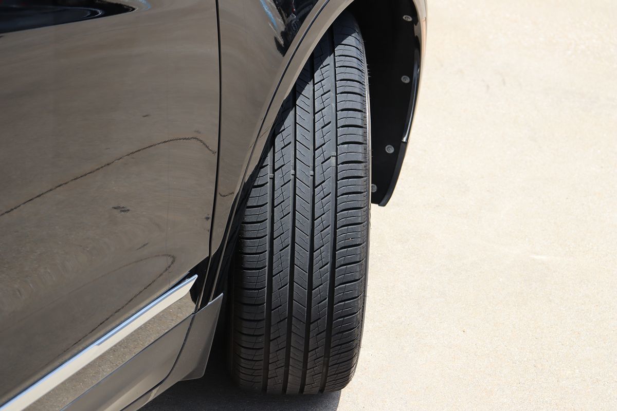 Vehicle image 51 of 52