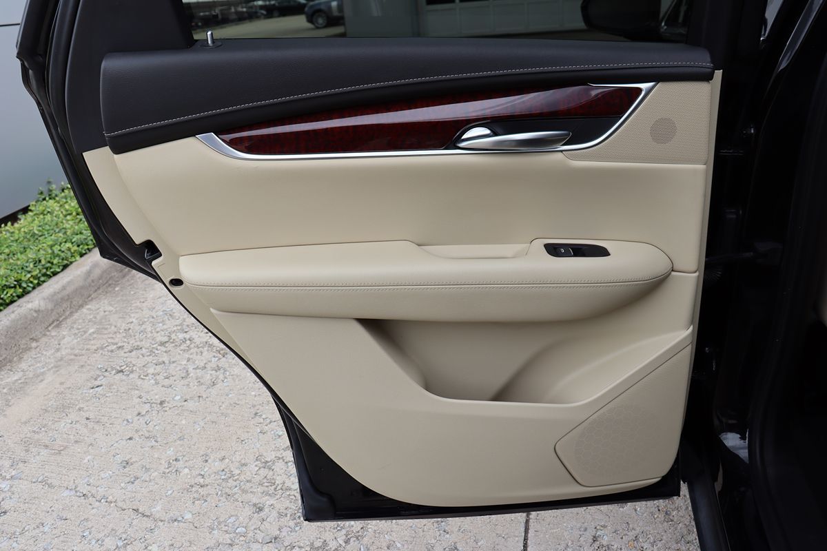 Vehicle image 42 of 52