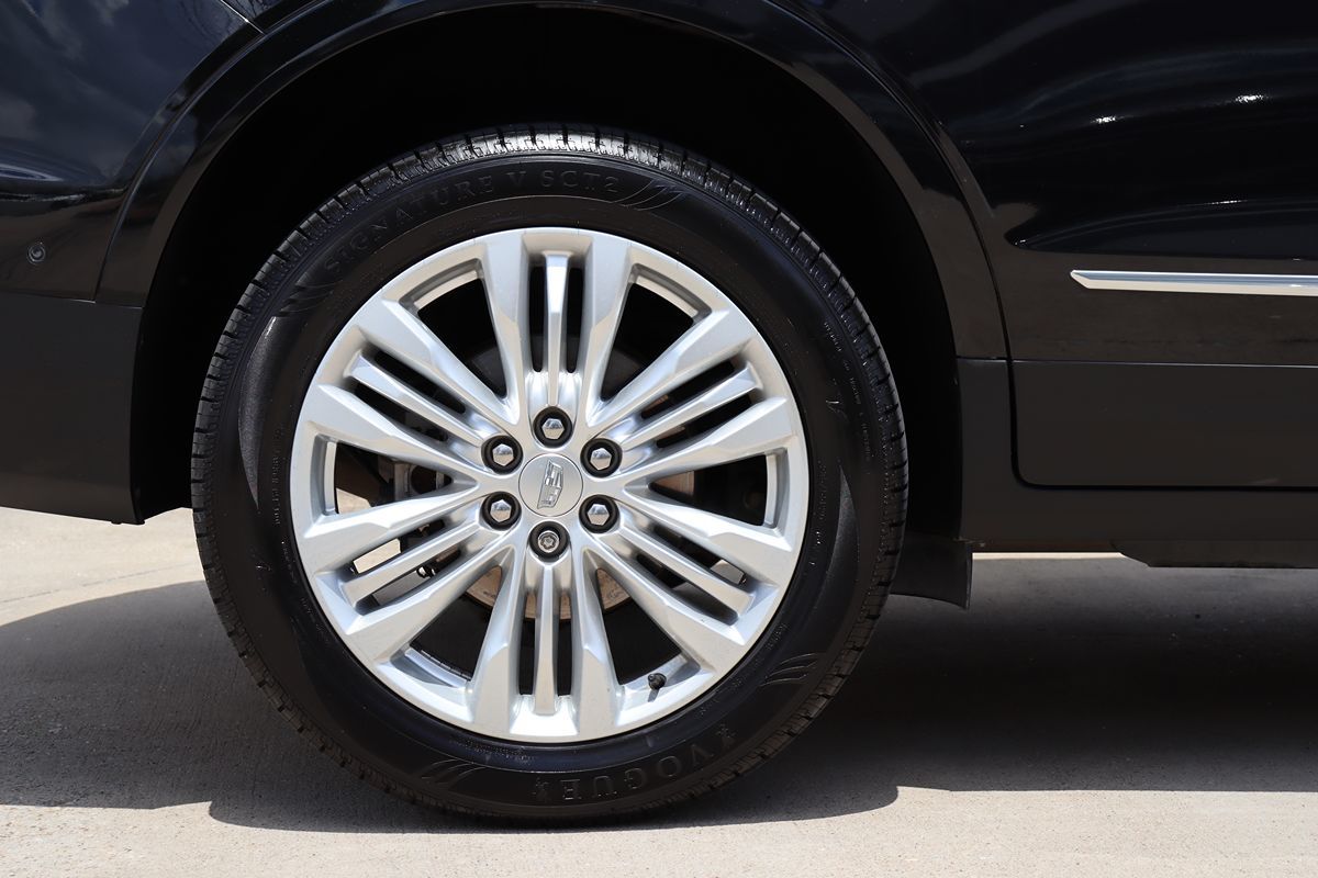 Vehicle image 44 of 52