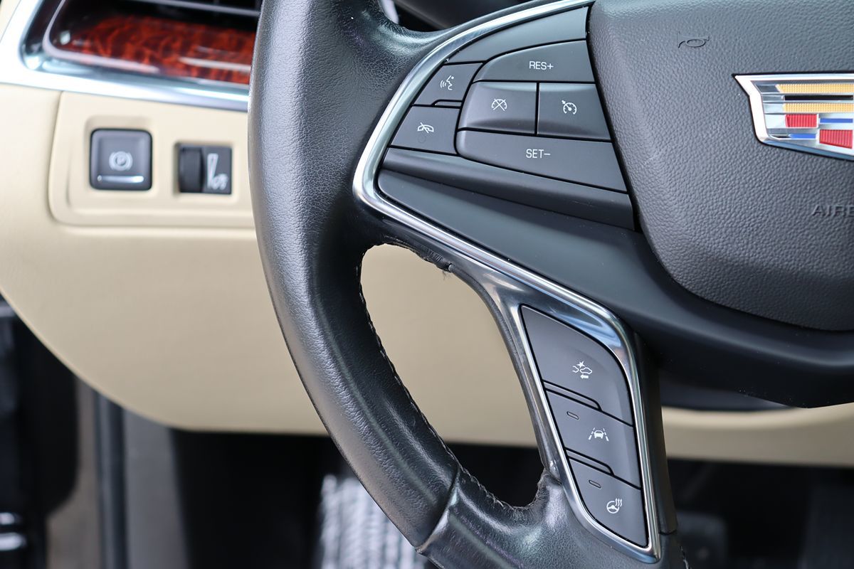Vehicle image 15 of 52
