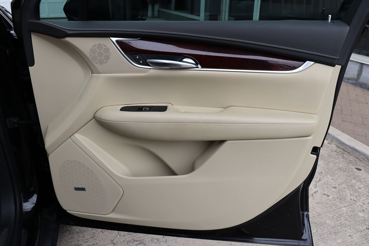 Vehicle image 41 of 52