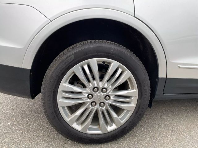 Vehicle image 28 of 42