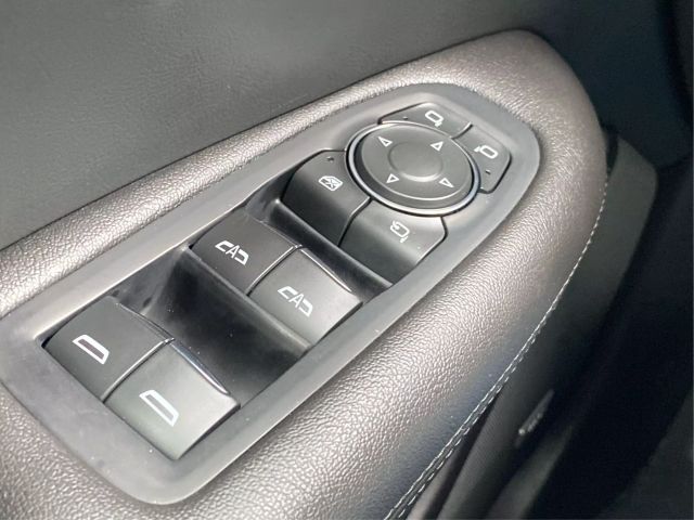 Vehicle image 39 of 42