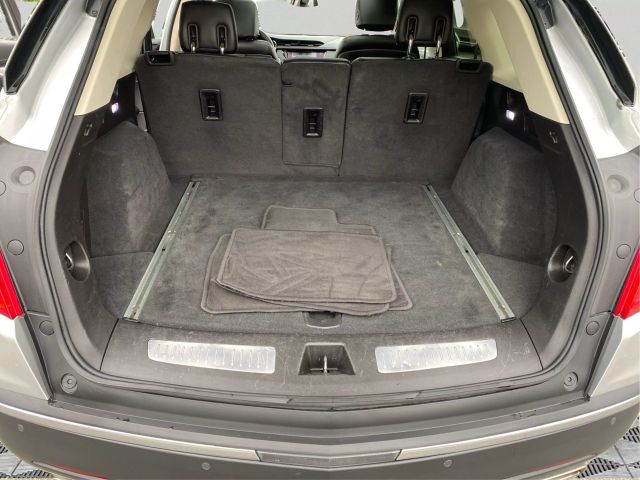Vehicle image 15 of 42