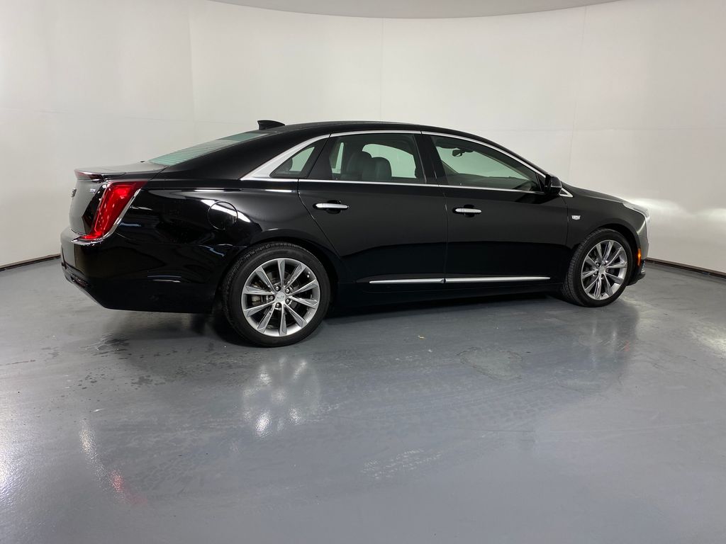 Vehicle image 4 of 32