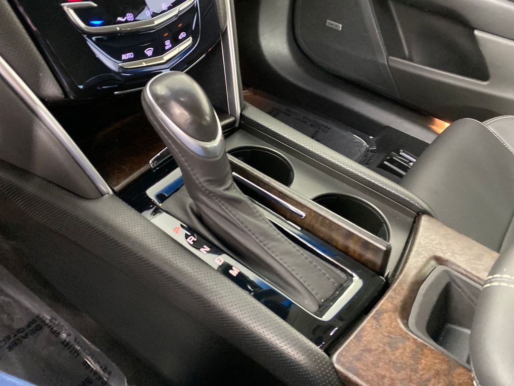 Vehicle image 20 of 32