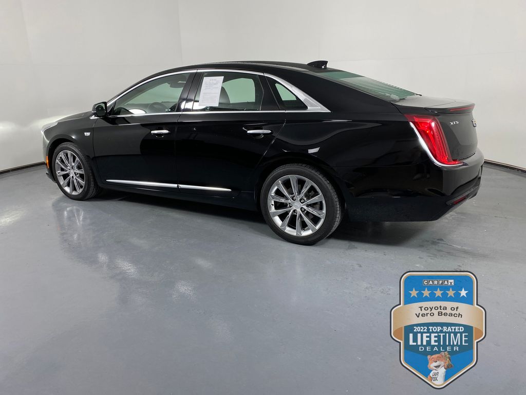 Vehicle image 5 of 32