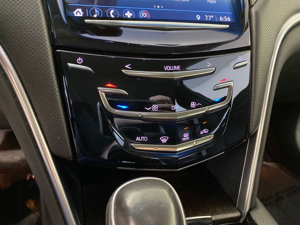 Vehicle image 19 of 32