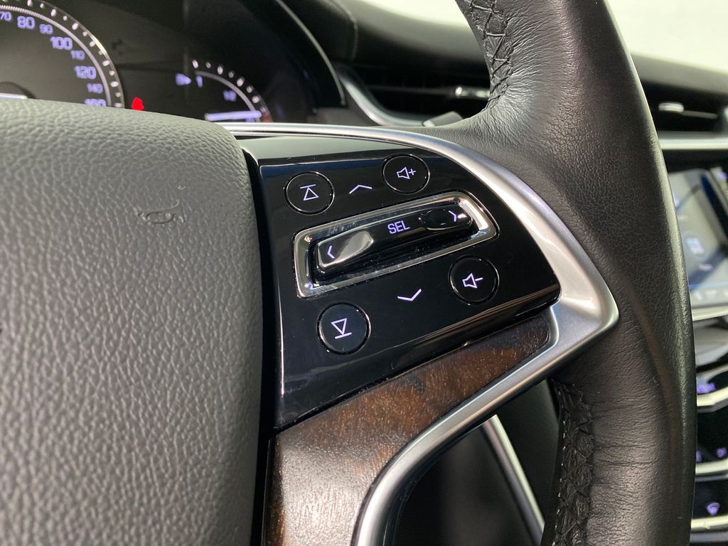 Vehicle image 14 of 32