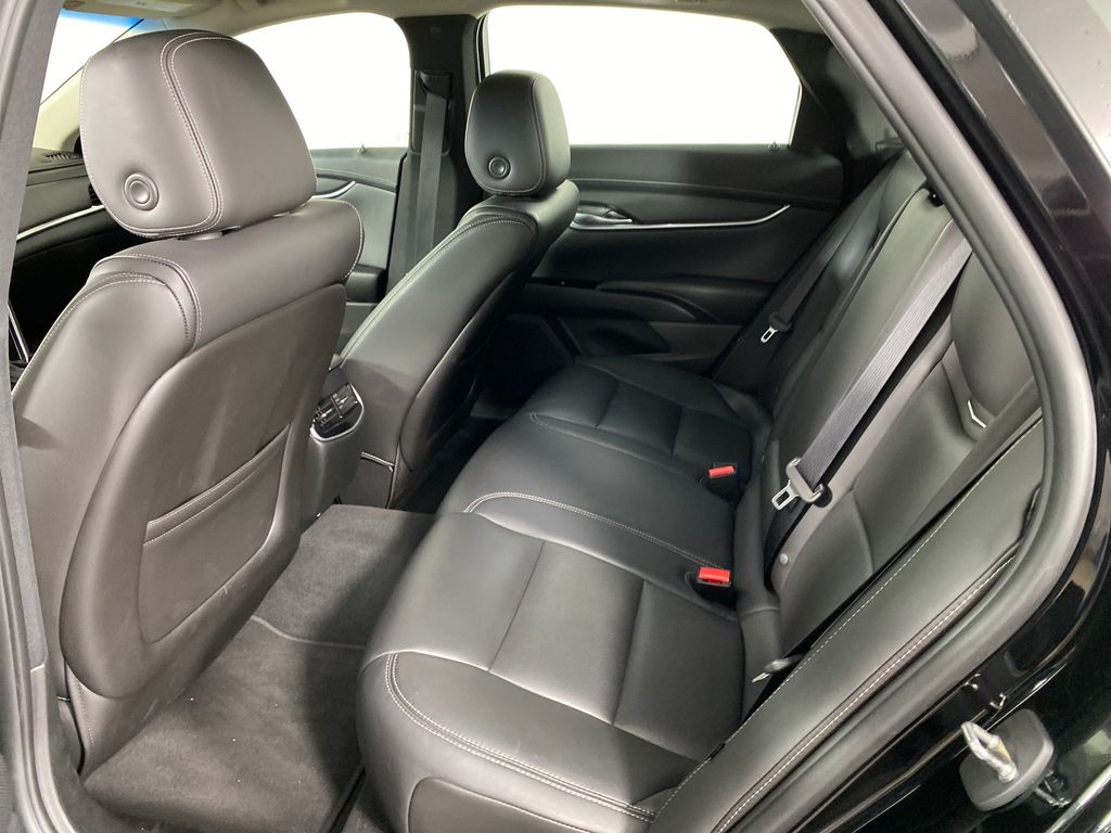 Vehicle image 24 of 32