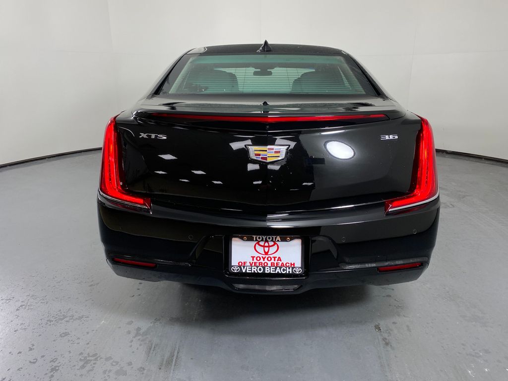 Vehicle image 6 of 32