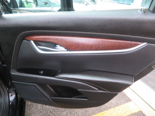 Vehicle image 9 of 36