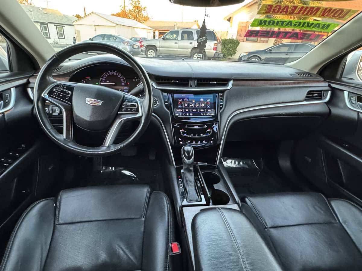 2019 Cadillac XTS Luxury Image 7 of 15