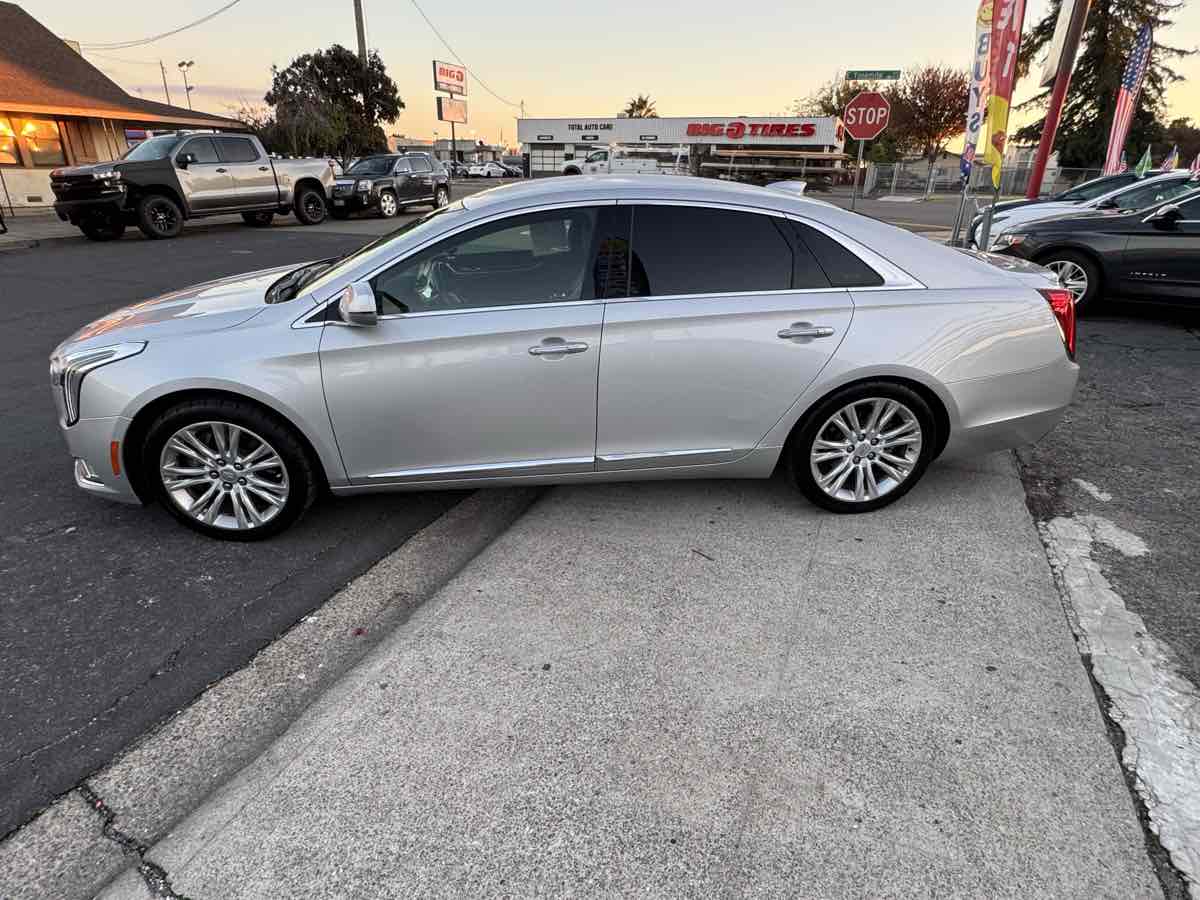 2019 Cadillac XTS Luxury Image 5 of 15