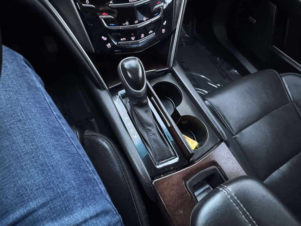 2019 Cadillac XTS Luxury Image 8 of 15