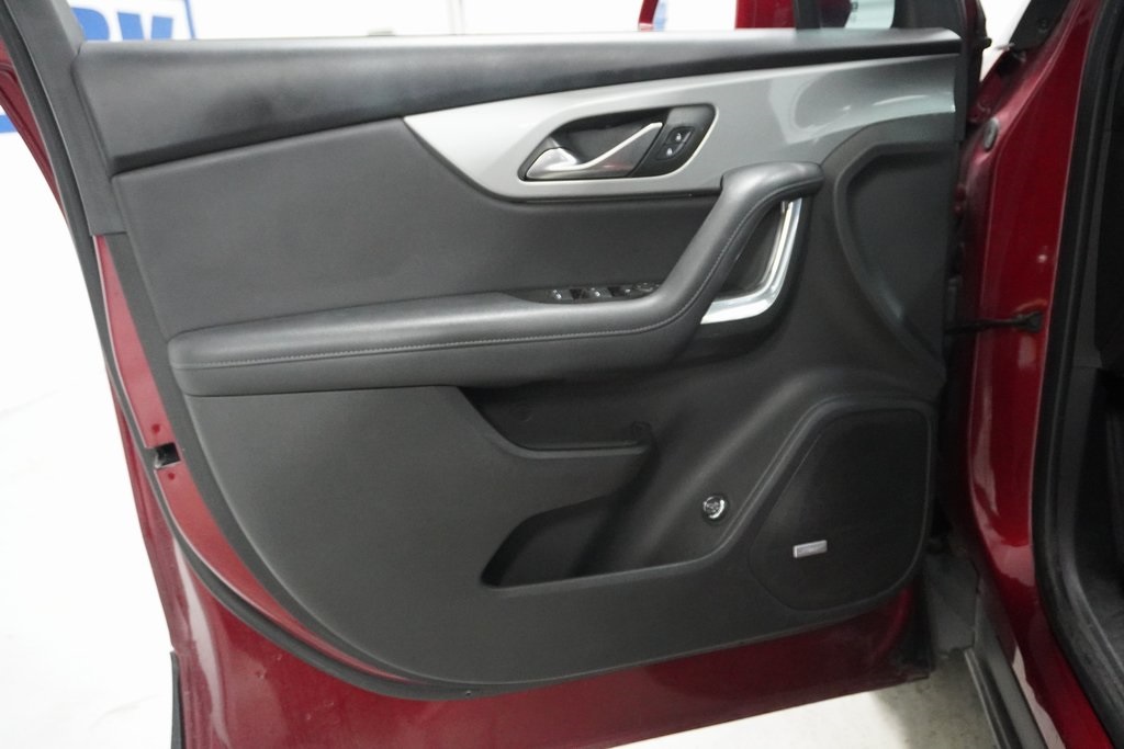 Vehicle image 13 of 43