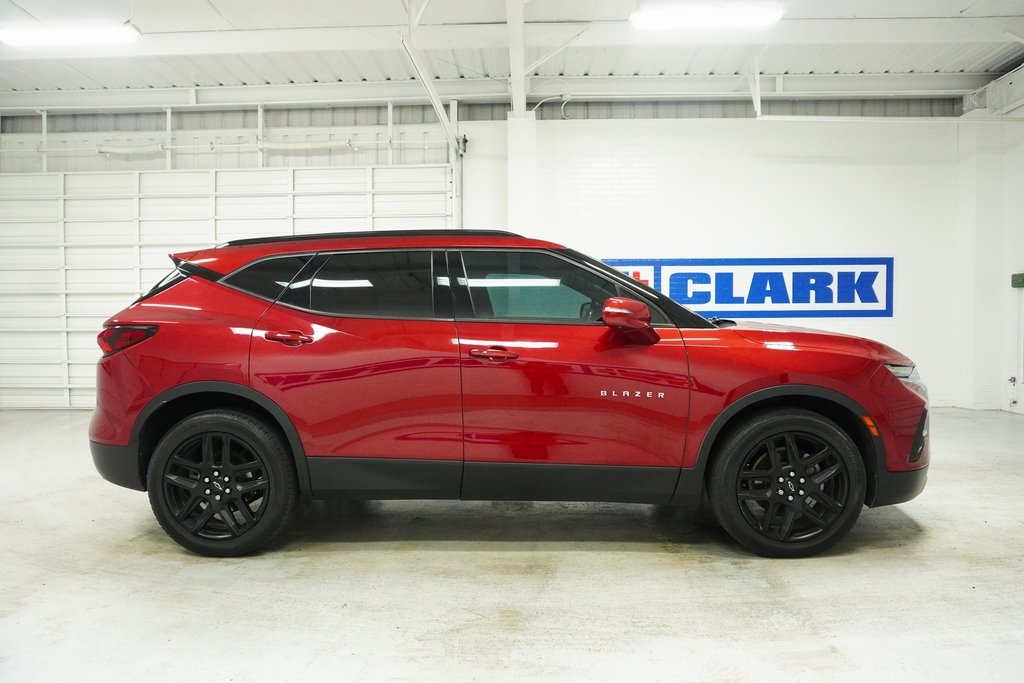 Vehicle image 5 of 43